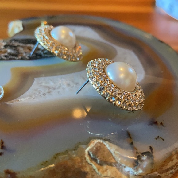 Do not share its relisting Pearl & rhinestone Gold statement earrings GUC 1” - Picture 7 of 15